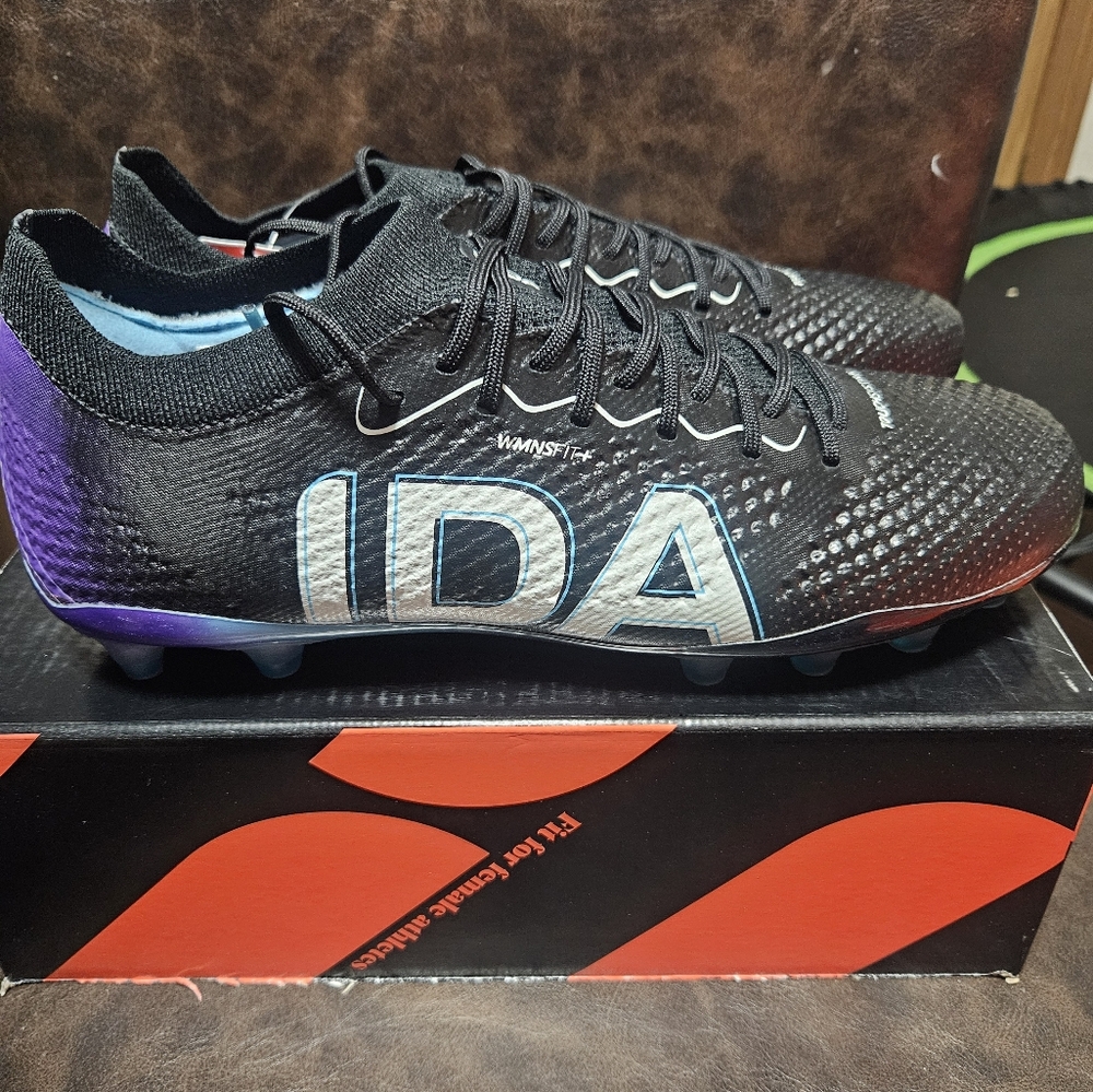 Black Athletic Shoes with Knitted Upper and Low-Cut Design